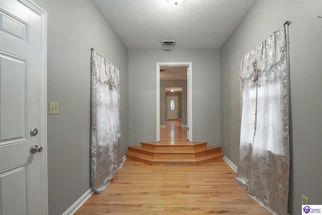 1106 Pawnee Drive, Elizabethtown, KY 42701