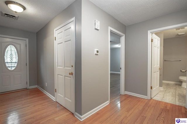 1106 Pawnee Drive, Elizabethtown, KY 42701