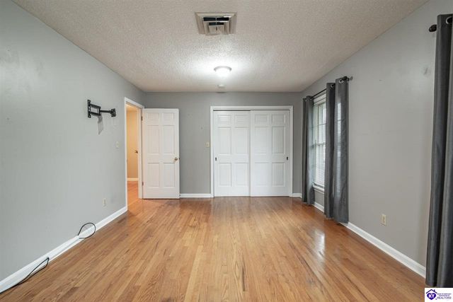 1106 Pawnee Drive, Elizabethtown, KY 42701