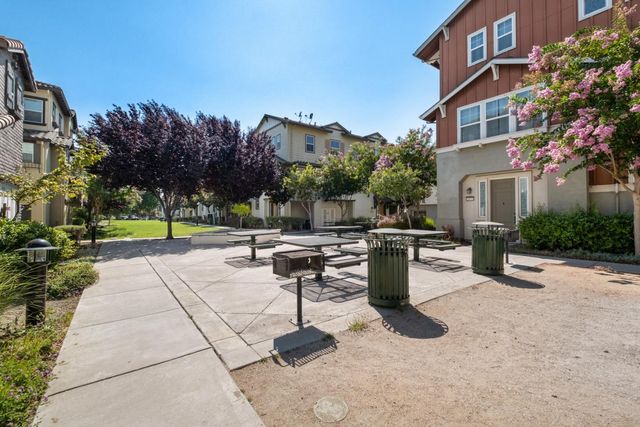 1052 Chamomile Walkway, San Jose, CA 95133