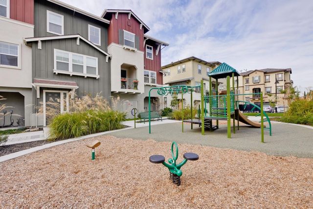 1052 Chamomile Walkway, San Jose, CA 95133