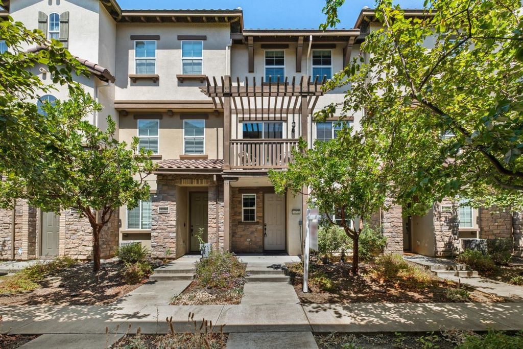 1052 Chamomile Walkway, San Jose, CA 95133