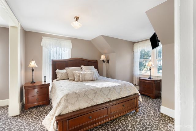 303 7th Street, Anacortes, WA 98221