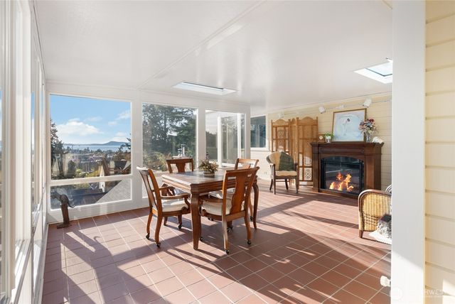 303 7th Street, Anacortes, WA 98221