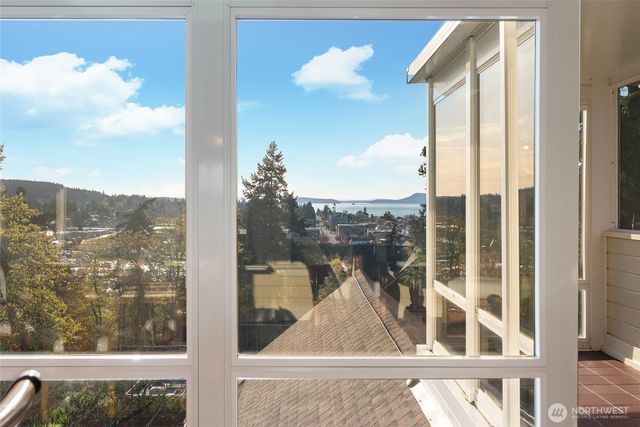 303 7th Street, Anacortes, WA 98221