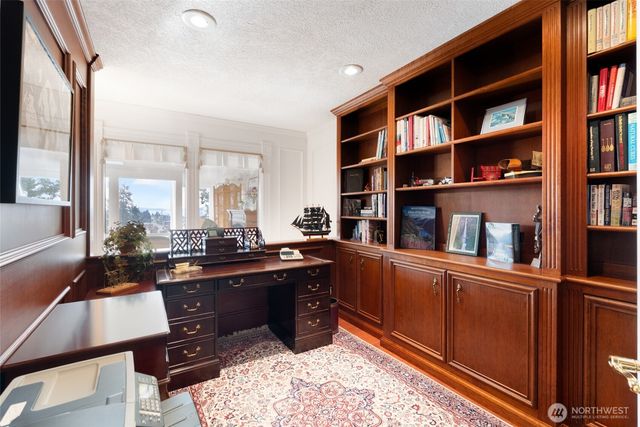 303 7th Street, Anacortes, WA 98221