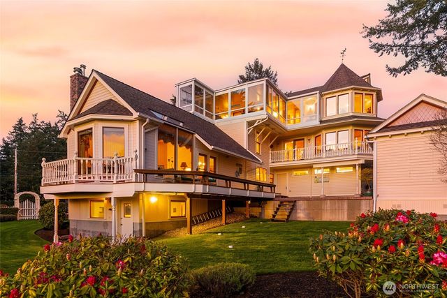 303 7th Street, Anacortes, WA 98221