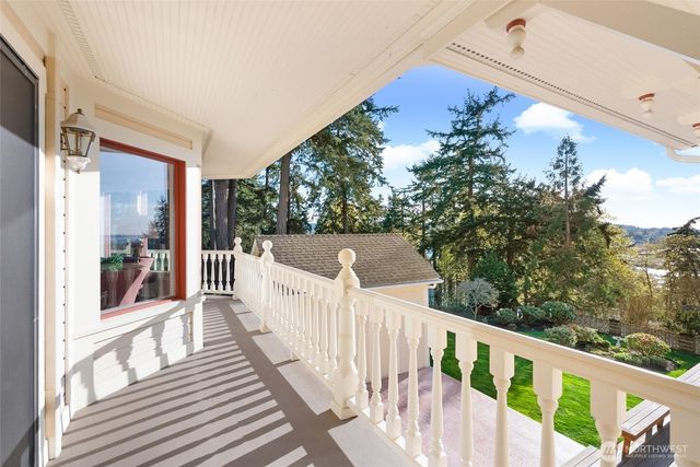 303 7th Street, Anacortes, WA 98221