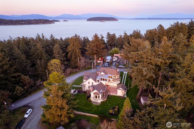 303 7th Street, Anacortes, WA 98221