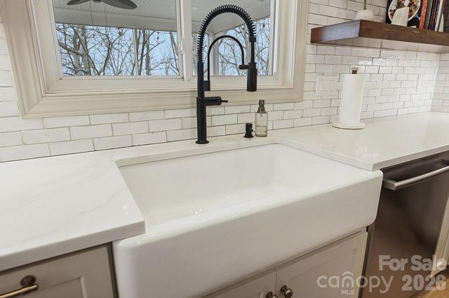 127 Berry Mountain Road, Cramerton, NC 28032