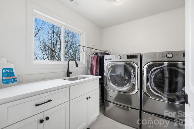 127 Berry Mountain Road, Cramerton, NC 28032