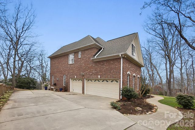 127 Berry Mountain Road, Cramerton, NC 28032