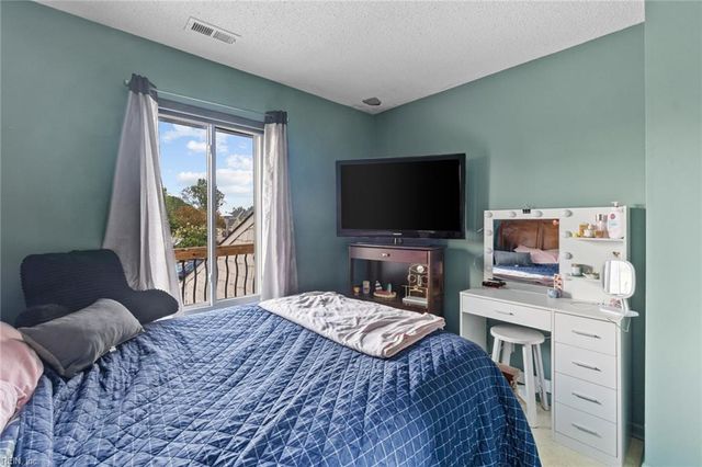 5104 Earlston LN, Virginia Beach, VA 23464