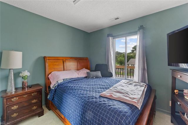 5104 Earlston LN, Virginia Beach, VA 23464