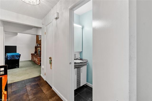 5104 Earlston LN, Virginia Beach, VA 23464