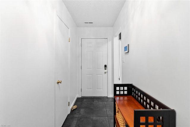 5104 Earlston LN, Virginia Beach, VA 23464