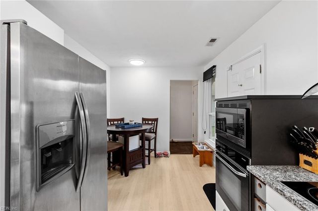 5104 Earlston LN, Virginia Beach, VA 23464