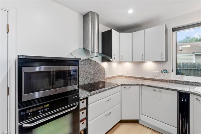 5104 Earlston LN, Virginia Beach, VA 23464