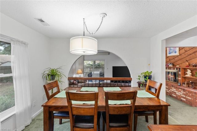 5104 Earlston LN, Virginia Beach, VA 23464
