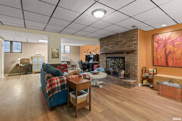 834 E FAIRVIEW Street, Peoria, IL 61615