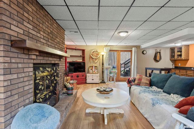 834 E FAIRVIEW Street, Peoria, IL 61615