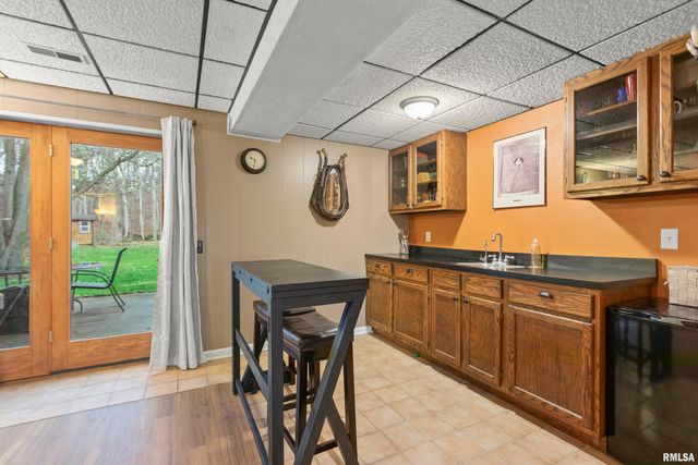 834 E FAIRVIEW Street, Peoria, IL 61615