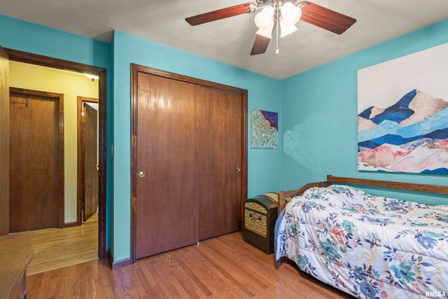 834 E FAIRVIEW Street, Peoria, IL 61615