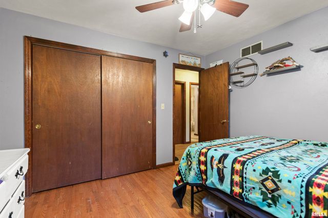 834 E FAIRVIEW Street, Peoria, IL 61615