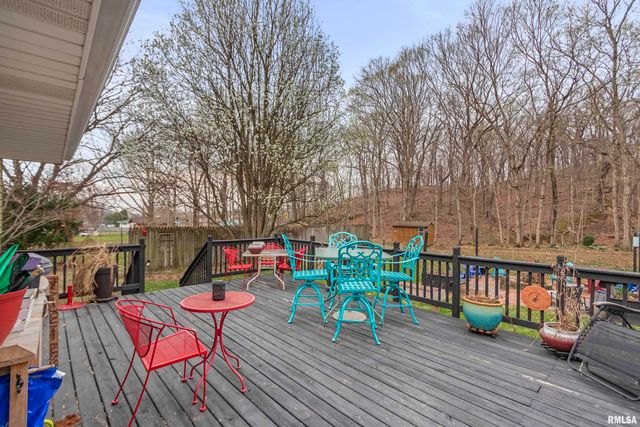 834 E FAIRVIEW Street, Peoria, IL 61615