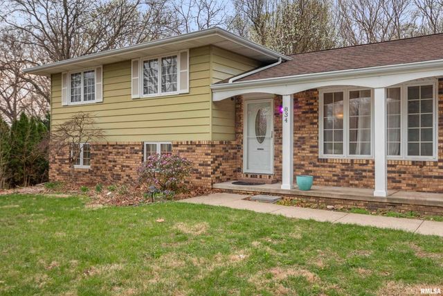 834 E FAIRVIEW Street, Peoria, IL 61615