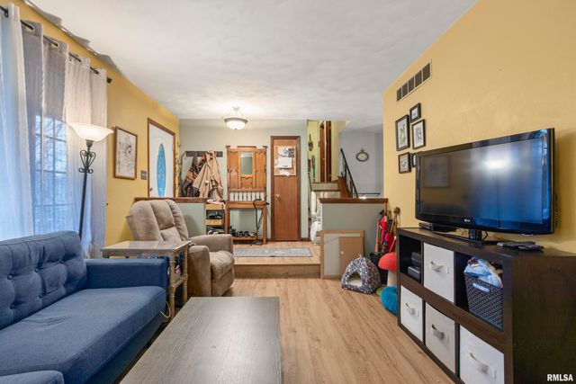 834 E FAIRVIEW Street, Peoria, IL 61615