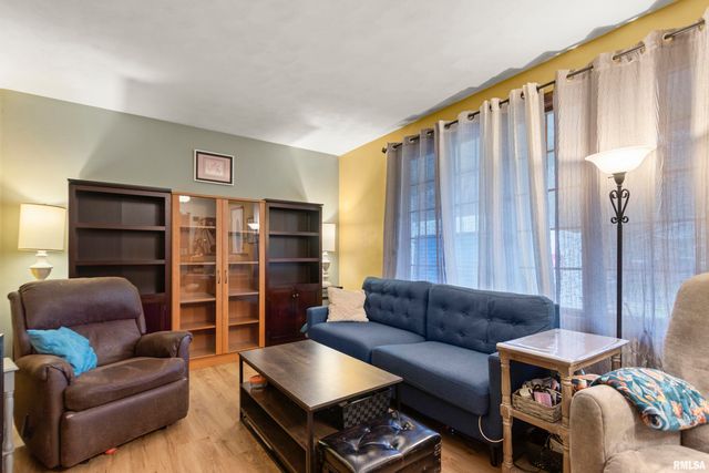 834 E FAIRVIEW Street, Peoria, IL 61615