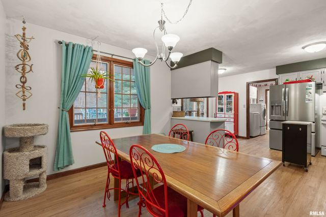 834 E FAIRVIEW Street, Peoria, IL 61615