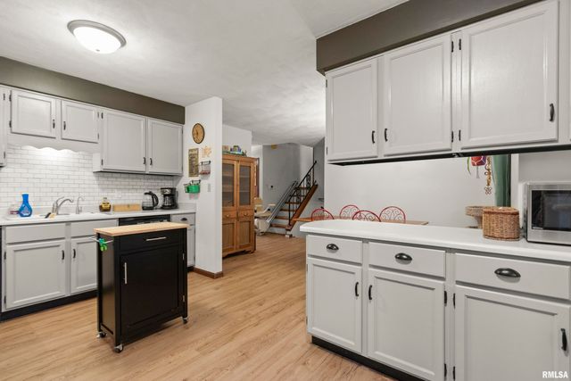 834 E FAIRVIEW Street, Peoria, IL 61615