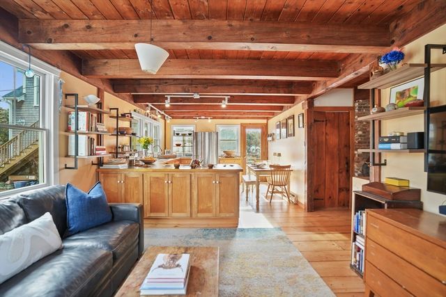 44 Plantingfield Way, Edgartown, MA 02539