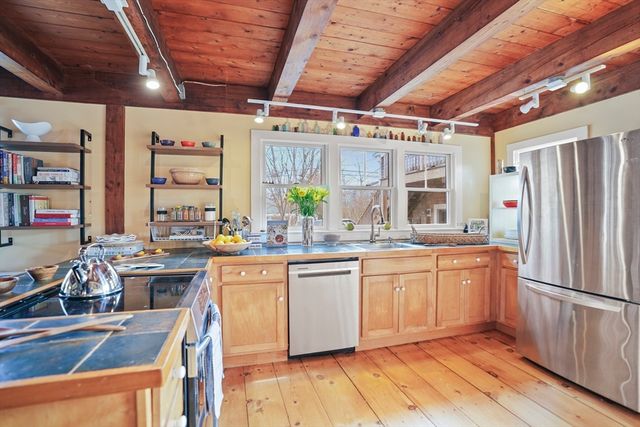 44 Plantingfield Way, Edgartown, MA 02539