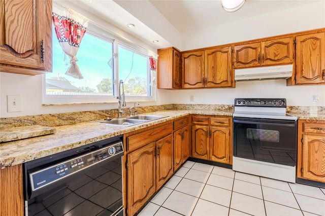 7416 CLEARVIEW DRIVE, Tampa, FL 33634