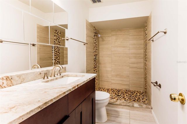 7416 CLEARVIEW DRIVE, Tampa, FL 33634