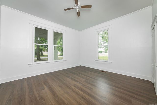 400 NE 1st Street, England, AR 72046