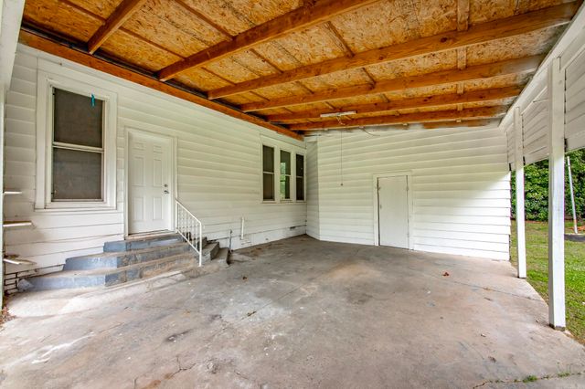 400 NE 1st Street, England, AR 72046