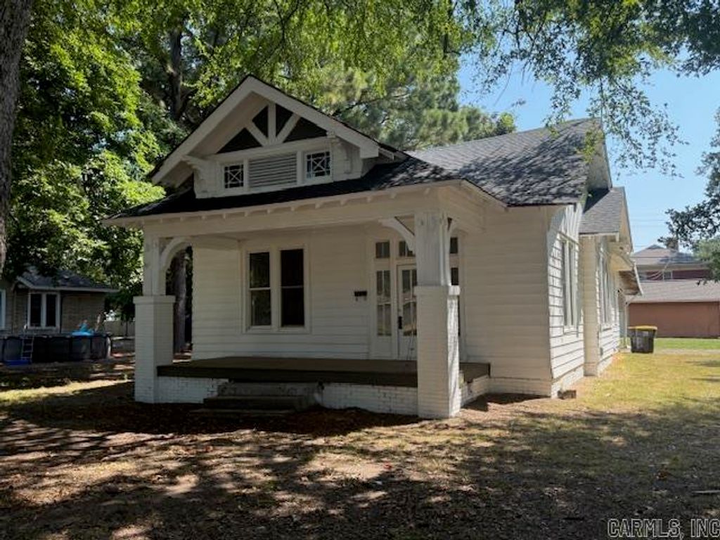 400 NE 1st Street, England, AR 72046