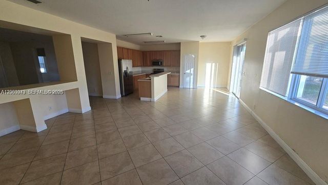 1010 SW DUBUQUE AVE, Port St. Lucie, FL 34983