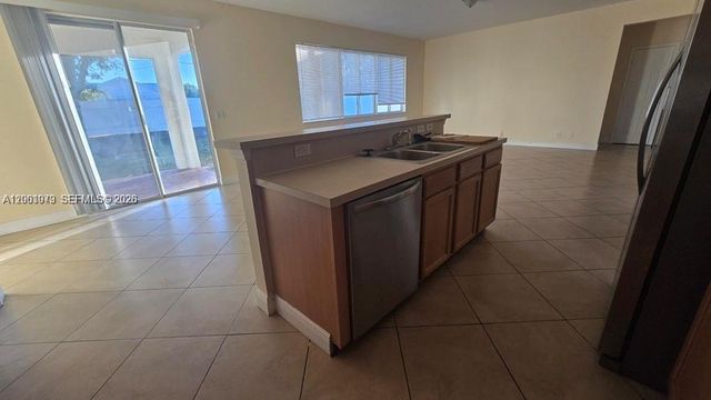 1010 SW DUBUQUE AVE, Port St. Lucie, FL 34983