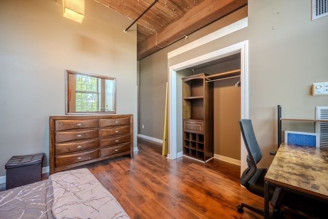 52 Lawrence Dr M408, Lowell, MA 01854