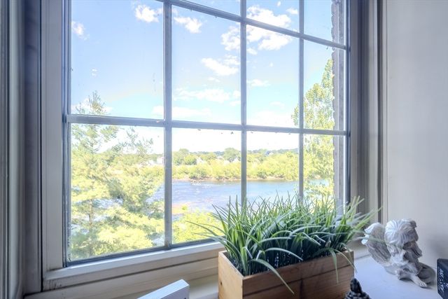 52 Lawrence Dr M408, Lowell, MA 01854