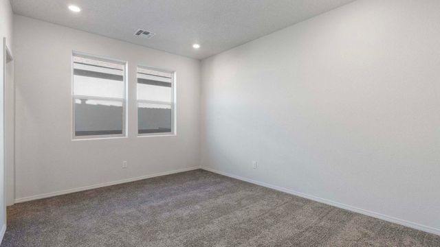 1461 Calle Oeste NW, Los Lunas, NM 87031