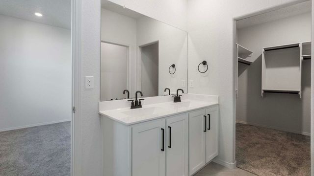 1461 Calle Oeste NW, Los Lunas, NM 87031