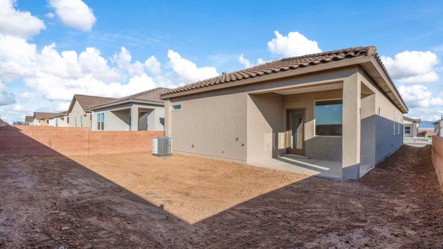 1461 Calle Oeste NW, Los Lunas, NM 87031