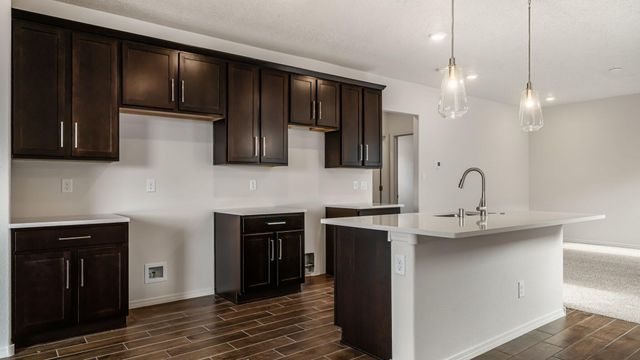 1461 Calle Oeste NW, Los Lunas, NM 87031