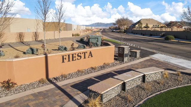 1461 Calle Oeste NW, Los Lunas, NM 87031